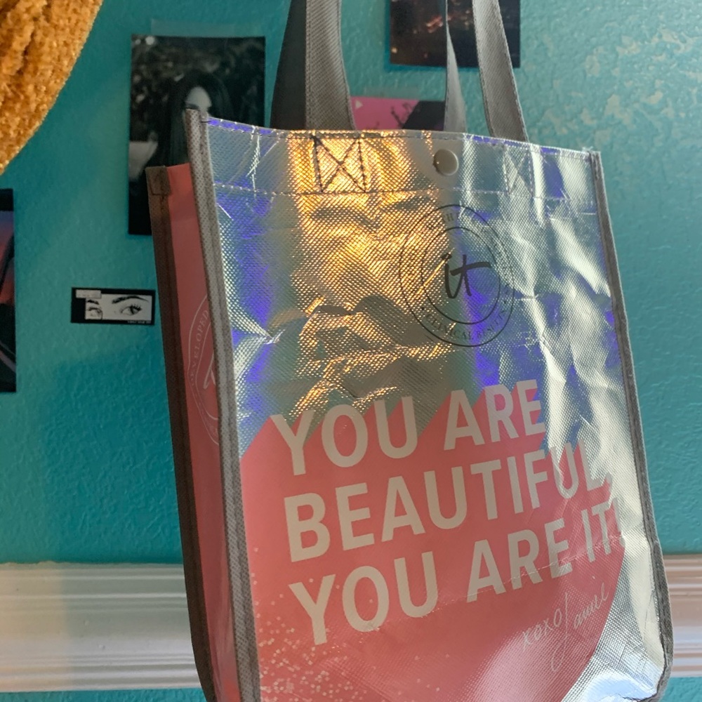 It cosmetics